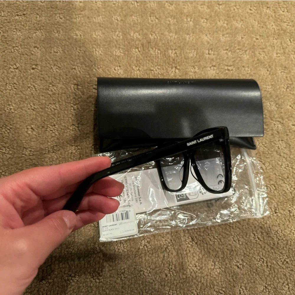 Brand new sunglasses - Picture 5 of 9